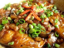 [Vietnamese Food] Snakehead cooked with sauce and pepper